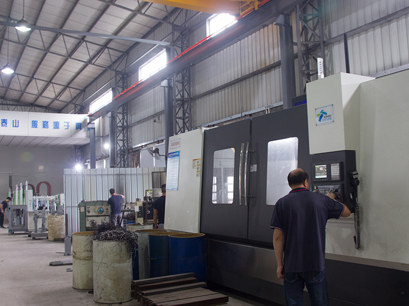 液態(tài)硅膠機(jī)生產(chǎn)車間